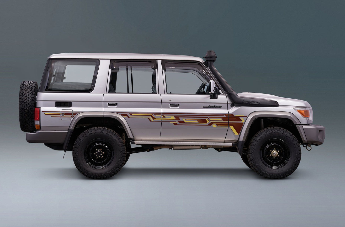 70 Series Land Cruiser Decal Body Stripe Kit (DOHA) - 76 Series (2007-)