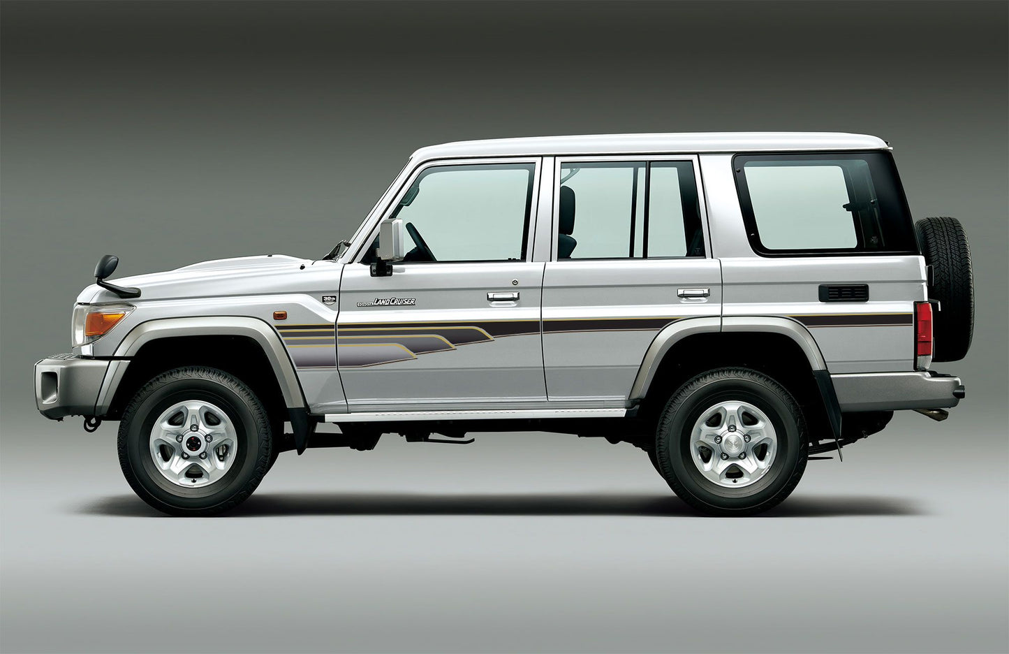 70 Series Land Cruiser Decal Body Stripe Kit (Muscat) - 76 Series (2007-)